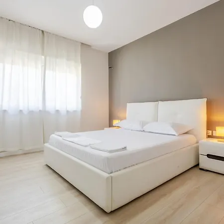 Apartamento New Bazaar - Steps From Center *