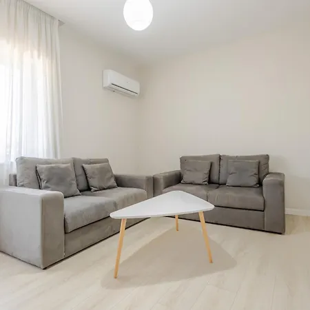 Apartamento New Bazaar - Steps From Center